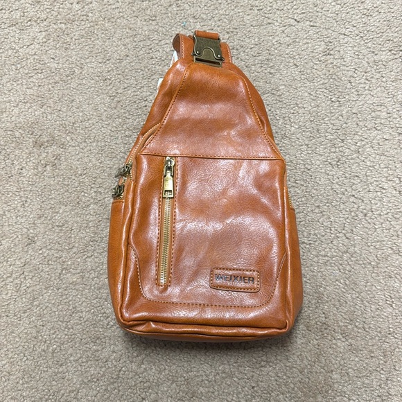 Handbags - Brown crossbody bag. NWOT!